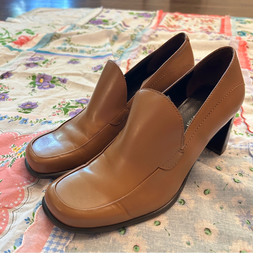 Elegant Worthington Square Toe Loafers